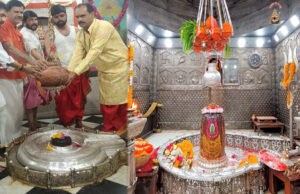 वैशाख कृष्ण प्रतिपदा से ज्योतिर्लिंग महाकाल के शीश मिट्टी के कलशों से शीतल जलधारा प्रवाहित करने की शुरुआत