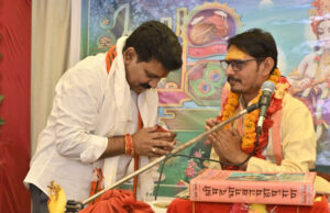 रायपुर : उपमुख्यमंत्री विजय शर्मा कबीरधाम जिला के ग्राम मदनपुर में आयोजित भागवत गीता महापुराण में हुए शामिल