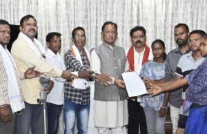 रायपुर : मुख्यमंत्री विष्णु देव साय से नक्सल हिंसा पीड़ितों के प्रतिनिधिमंडल ने की मुलाकात