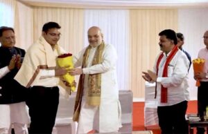 केंद्रीय गृहमंत्री अमित शाह ने नक्सलवाद पर लगातार मिल रही सफलताओं पर खुशी की जाहिर, अफसरों को किया सम्मानित