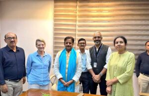उप मुख्यमंत्री राजेन्द्र शुक्ल से मंत्रालय में यूनिसेफ इंडिया की प्रतिनिधि सुसिंथिया मैककैफ्री ने सौजन्य भेंट की
