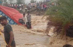 शिवपुरी में पहली ही बारिश का कहर, नदी के तेज उफान में बहे 4 युवक, ग्रामीणों ने बचाई जिंदगी.