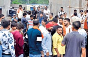 रायपुर में बंद कमरे में हो रहा था धर्मांतरण का खेल, बजरंग दल के कार्यकर्ताओं ने हंगामा किया, पास्टर गिरफ्तार .