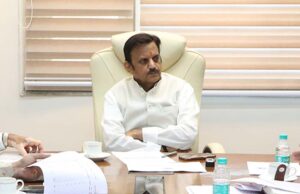 उप मुख्यमंत्री शुक्ल ने कहा सिकल सेल एक आनुवांशिक एवं असाध्य रक्त विकार है, जो पीढ़ी दर पीढ़ी स्थानांतरित होता है