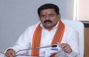 गृहमंत्री विजय शर्मा ने आईईडी की चपेट में आकर शहीद हुए एएसपी आकाश राव गिरिपुंजे की मौत पर जताया शोक