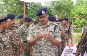 मुठभेड़ में 76 लाख के पांच माओवादी सहित 7 माओवादियों को सुरक्षा बलों ने मार गिराया