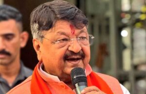 मंत्री विजयवर्गीय का बयान, बोले- कम कपड़े वाली लड़कियां मुझे पसंद नहीं, सेल्फी के लिए अच्छे कपड़े पहनकर आओ