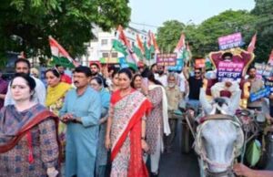 संजीव अरोड़ा की जगह खुद RS जाना चाहते हैं केजरीवाल, कांग्रेस ने हमला बोलते हुए निकाली कुर्सी यात्रा