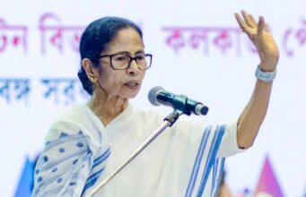 EC पर भड़कीं ममता बनर्जी, कहा- लोकतंत्र खतरे में, अघोषित आपातकाल जैसा माहौल