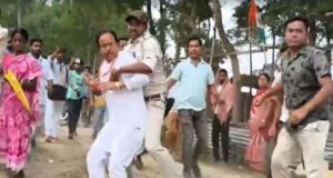 बंगाल वोटिंग में हिंसा: हुमायूं कबीर की कार पर हमला, सुवेंदु सरकार को दौड़ा-दौड़ाकर पीटा