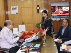 राज्यपाल ने रायपुर में कोसा वस्त्रों के नवाचार और बुनकरों की आर्थिक स्थिति सुधारने की बात की