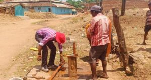 भीषण गर्मी में ग्रामीणों को मिली बड़ी राहत: भरतपुर के कई गाँवों में खराब हैंडपंप हुए दुरुस्त