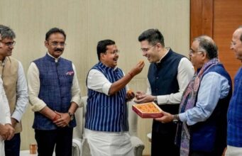 AAP को फिर झटका, 7 बागी सांसदों की बीजेपी में एंट्री पर सभापति ने दी हरी झंडी