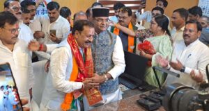सांय 5:00 बजे अपेक्स बैंक में महेंद्र सिंह यादव ने पदभार ग्रहण किया, आयोजन में कई महत्वपूर्ण नेता शामिल