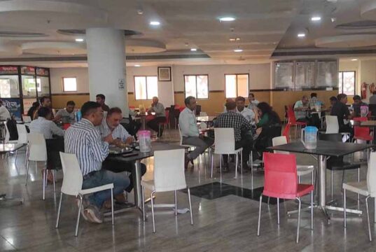 Secretariat Canteen Update: 26 साल पुरानी व्यवस्था बदलेगी, मुख्य सचिव से मिला कर्मचारी संघ