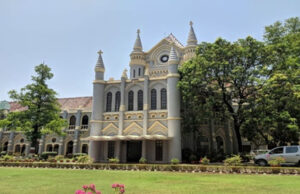 जबलपुर में वकील को पीटने पर 14 दिन बाद FIR, वीडियो के बावजूद अफसरों ने नहीं लिया एक्शन, हाईकोर्ट में याचिका दायर