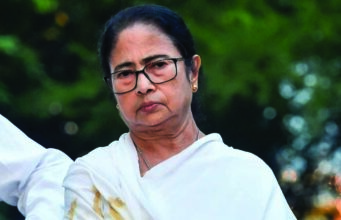 नारेबाजी के बीच ममता का संदेश—निराश न हों, हर बूथ पर डटे रहें, जीत हमारी होगी