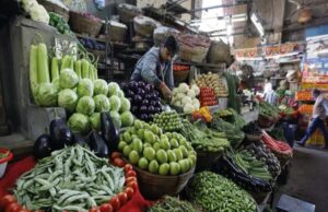 Inflation Update: टमाटर और ज्वेलरी ने बढ़ाया खर्च, लेकिन आलू-प्याज की कीमतों ने संभाली रसोई का बजट