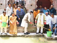 बावड़ी सफाई के लिए मंत्री विश्वास सारंग का श्रमदान, लोगों को भी दिया स्वच्छता का संदेश