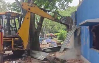 SAIL की जमीन पर बना था TMC नेता का ऑफिस, प्रशासन ने चलाया बुलडोजर अभियान