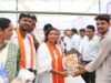 भीषण गर्मी भी नहीं रोक सकी लोगों का जोश, कुटरु समाधान शिविर में बड़ी संख्या में पहुंचे ग्रामीण
