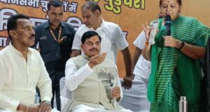 बुरहानपुर में विकास की बयार, CM मोहन यादव ने की इन्वेस्टर्स समिट की घोषणा और खाई झाल मुड़ी