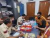 बिलासपुर पुलिस पर उठे सवाल, कबाड़ माफिया की थाने में चाय पार्टी की तस्वीर वायरल