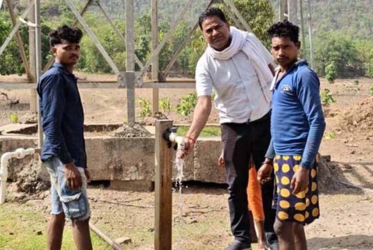 वनांचल क्षेत्र में पानी की समस्या दूर, मंत्री लक्ष्मी राजवाड़े की पहल से सोलर पम्प चालू