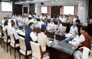 प्रदेश में उद्योग लगाने वाली कंपनियां अपने परिसर में युवाओं के कौशल उन्नयन के लिए प्रशिक्षण केन्द्र करें स्थापित