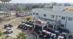 लगभग 2 करोड़ 60 लाख रुपये के ट्रैक्टर एवं चार पहिया वाहन जप्त