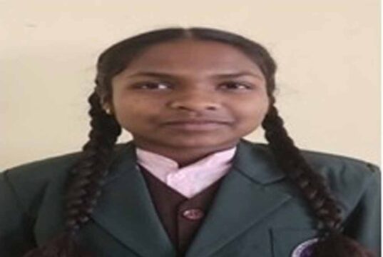 10वीं सीबीएसई बोर्ड परीक्षा मेंहासिल की प्रथम स्थान