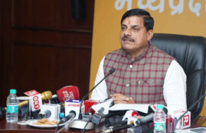 सादगी का संदेश: मुख्यमंत्री डॉ. यादव ने घटाई अपने कारकेड की गाड़ियों की संख्या
