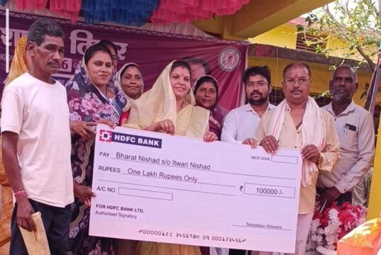 सुशासन तिहार बना आजीविका संवर्धन का आधार, मत्स्य पालक भरत निषाद को मिली ₹1 लाख की सहायता