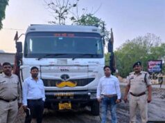 अवैध खनन पर सख्ती, हाइवा-ट्रैक्टर जब्त कर प्रशासन की बड़ी कार्रवाई