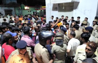 आरोपियों की गिरफ्तारी की मांग पर प्रदर्शन तेज, विकासनगर में बुलडोजर कार्रवाई शुरू