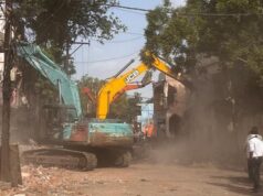 इंदौर में प्रशासन का एक्शन मोड, बुलडोजर कार्रवाई से 100+ निर्माण जमींदोज; इलाके में पुलिस का पहरा
