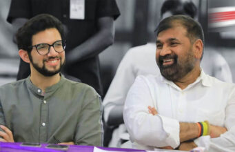 उद्धव ठाकरे खेमे को बड़ा झटका, आदित्य ठाकरे के सबसे करीबी नेता सचिन अहीर ने किया किनारा