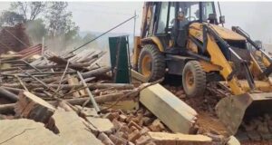 प्रशासन की बड़ी मुहिम, वन भूमि को अतिक्रमण मुक्त कराने 34 मकान ढहाए गए