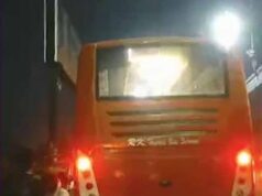 शराबी ड्राइवर की लापरवाही पड़ी भारी, इंदौर-उज्जैन रोड पर बस पलटी, 20 यात्री हुए घायल