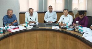 बकाया प्रकरणों के शीघ्र निराकरण पर जोर, परिवहन आयुक्त ने की समीक्षा बैठक