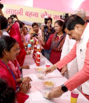 cm_yadav_ladli2.jpg