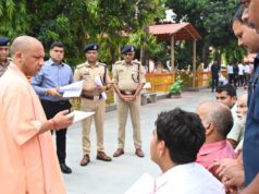 लगातार दूसरे दिन जनता दर्शन में 150 लोगों की समस्याएं सुनीं सीएम योगी आदित्यनाथ ने