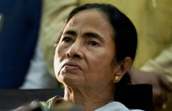 ममता बनर्जी की TMC के 3 बैंक खाते फ्रीज, जेट-हेलीकॉप्टर खरीद मामले में बड़ा कानूनी झटका