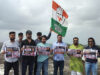 भोपाल में कांग्रेस का अनोखा प्रदर्शन, पानी की टंकी पर चढ़कर अमित शाह के इस्तीफे की उठाई मांग