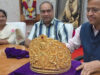 1 करोड़ का गोल्डन क्राउन और हीरे-रत्नों की चमक, गुरु पूर्णिमा पर साईं बाबा को मिला भव्य उपहार