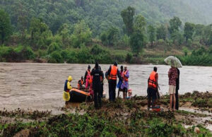 बालाघाट में बाढ़ का कहर, जान जोखिम में डालकर ग्रामीणों की मदद में जुटी मध्यप्रदेश पुलिस