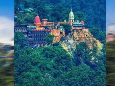 हरिद्वार: मनसा देवी मंदिर का बड़ा फैसला, पारदर्शिता बढ़ाने के लिए पुजारियों की ड्रेस बदली