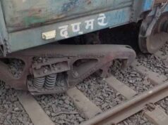 बिलासपुर में बड़ा रेल हादसा टला? जेसीबी का बकेट फंसने से मालगाड़ी के डिब्बे पटरी से उतरे