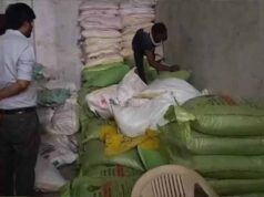 अवैध खाद कारोबार पर शिकंजा, दुर्ग में प्रशासन ने गोदाम पर छापा मारकर कृषि सामग्री जब्त की