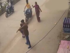 Chhattisgarh: चलती स्कूल वैन का गेट खुलने से सड़क पर गिरा मासूम, सुरक्षा व्यवस्था पर उठे सवाल